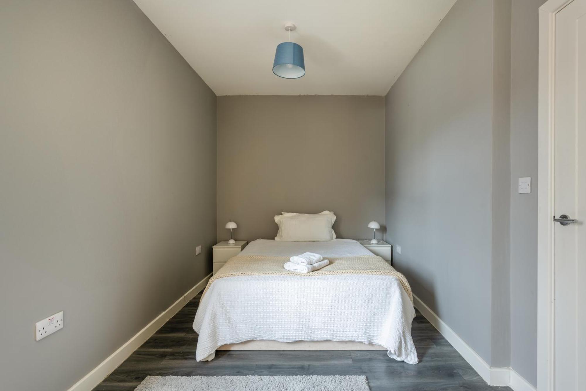 לונדון Modern Double Room With Shared Bathroom מראה חיצוני תמונה