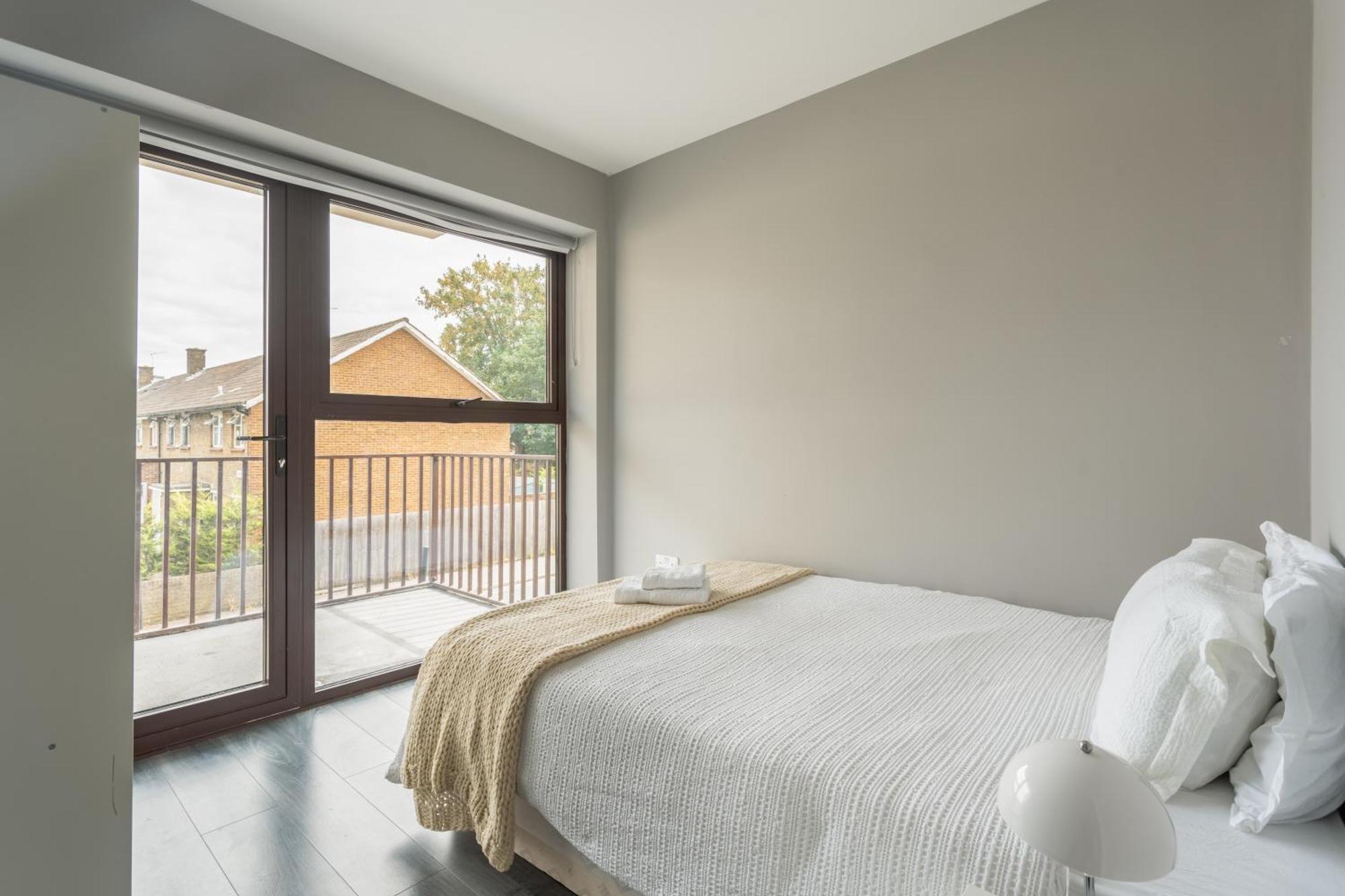 לונדון Modern Double Room With Shared Bathroom מראה חיצוני תמונה